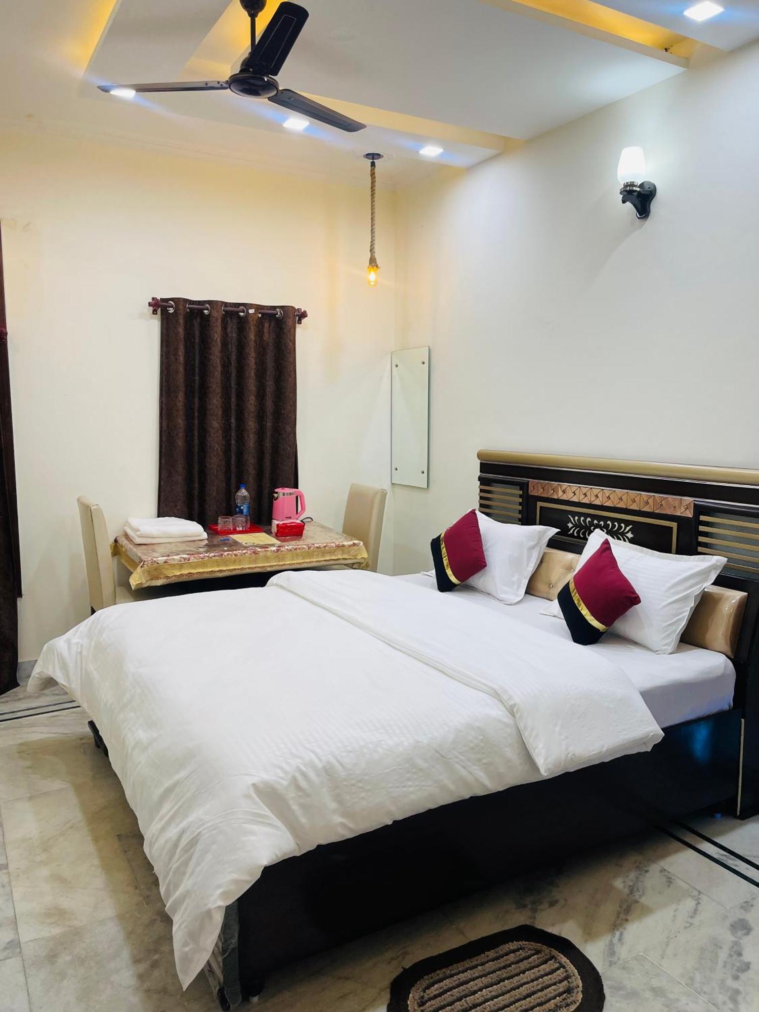 Homestay Comforts 500M From Amritsar Airport エクステリア 写真