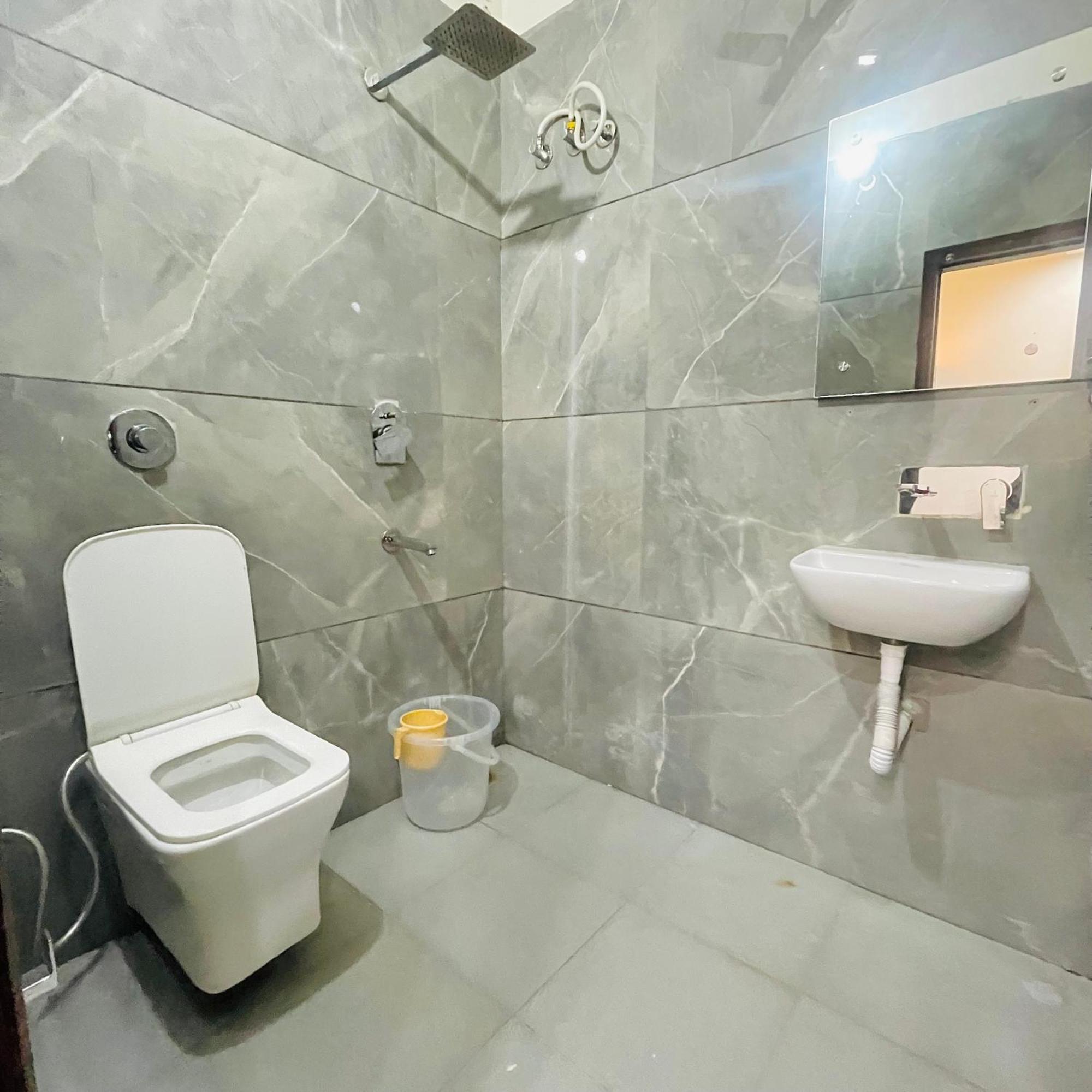 Homestay Comforts 500M From Amritsar Airport エクステリア 写真